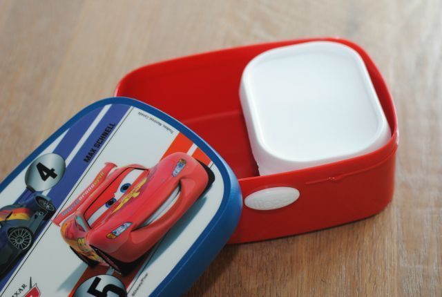 Win; Back to school with a cool lunch set